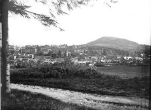 Altenberg. Stadtansicht mit Pinge. Blick von Südwesten gegen Geisingberg. Aufnahme nach den Luftangriffen vom 4.-7. Mai 1945