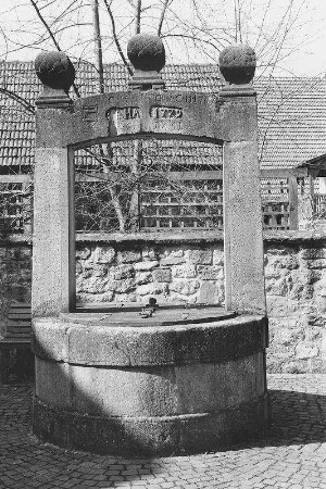 Gemeindebrunnen (Brunnenanlage); Gelnhausen, Am Lindenbrunnen 15