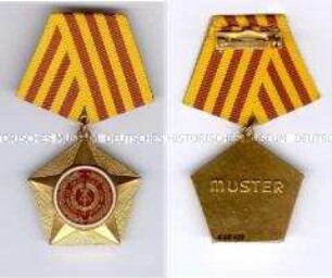 Kampforden "Für Verdienste um Volk und Vaterland" in Gold, Musterexemplar