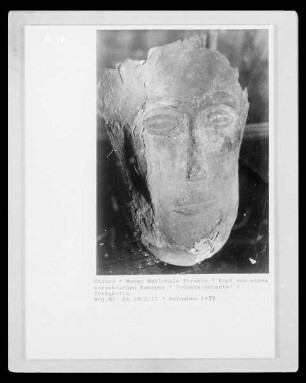 Kopf von einem etruskischen Kanopus