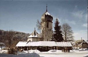 Hinterzarten: Kirche im Schnee