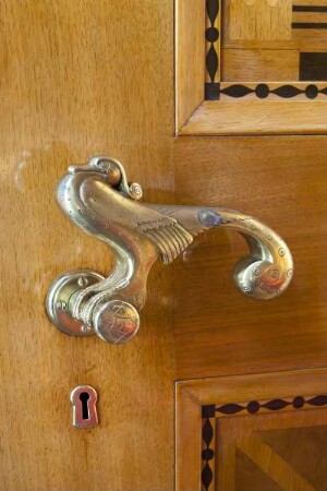 Portal der Westseite — Reiher