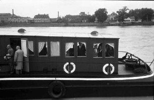 Weil am Rhein: Motorschiff Freiburg; Minister in der Kajüte