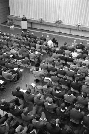 Semester-Eröffnungsfeier an der Staatlichen Ingenieurschule Karlsruhe.