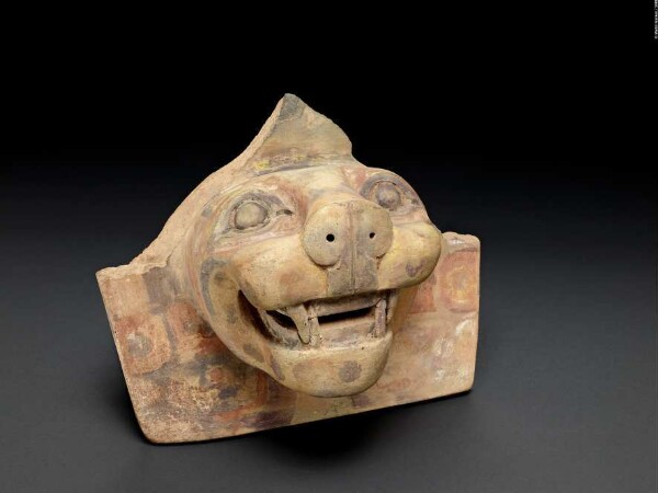 Clay animal head (fragment)