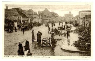 Der Krieg 1914/15 in Postkarten, 14. Reihe, Abt.: Deutschland; Inhalt: Ostpreußen/1.Gruppe: Nr. 132: Ortelsburg, Markt nach dem Abzug der Russen