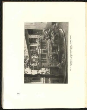 Abb. 154. Springbrunnen in Hannover, Odeonstraße 17. Architekt Brandes. Ausgeführt von der Firma Otte & Fölsch, Hannover.