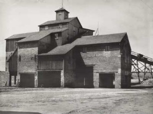 Seitendorf (Zatonie), Braunkohlentagebau, Sortierungs- und Verladegebäude der Grube Weichenhain