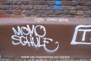 MoMo SCHULE