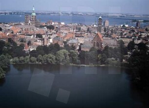 Altstadt von Stralsund : Blick vom Knieperteich Richtung Osten