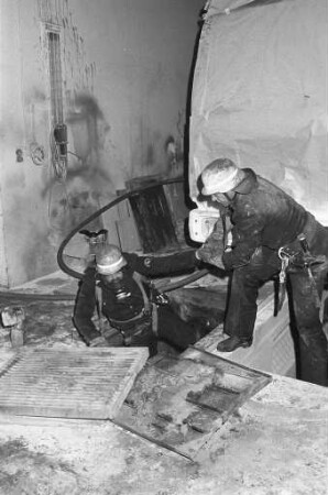 Brand in der Lackiererei der Feuerwehrgerätefabrik Carl Metz GmbH in der Carl-Metz-Straße
