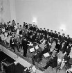Theodor-Mommsen-Schule: Hamburger Straße: Theodor-Mommsen-Fest: der Schulchor und das Schulorcherster unter der Leitung von Fritz Alsuth