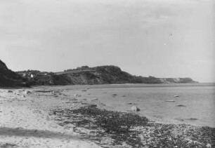 Steilküste : Steilküste mit einer Siedlung an der Ostsee auf der Halbinsel Samland.