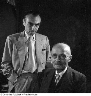 Erich Kästner mit seinem Vater : Der Schriftsteller Erich Kästner (1899-1974) mit seinem Vater Emil