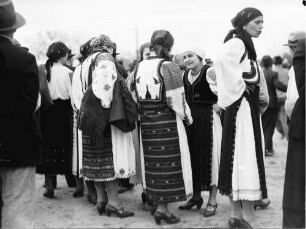 Bukarest: Mädchen, von hinten
