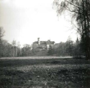 Machern-Püchau. Schloss Püchau (1875/1888 Umbau; C. Lipsius). Ansicht vom Park