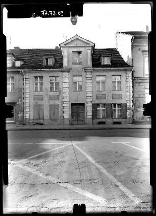 Potsdam, Gutenbergstraße 1. Wohnhaus. Straßenfront