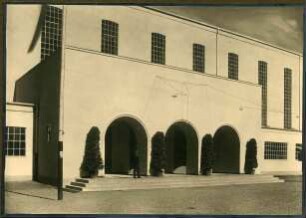Ausstellungsgebäude, zerstört. Haupteingang