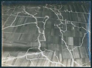 Foto eines unbekannten Geländes (Luftbild)