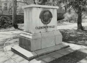 Denkmal für Clemens Winkler (1838-1904)