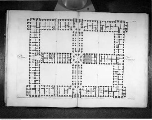 Dichiarazione dei disegni del Reale Palazzo di Caserta ..., Tav. II: Grundriss des Erdgeschosses