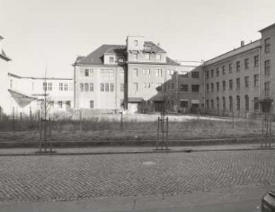 Fabrikgebäude des Arzneimittelwerkes