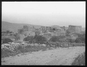 et-till v. SW (b. 'Ajun el-Haramije)