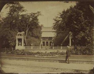 Ohne Titel (Schloß Klein-Glienicke, Löwenfontäne)