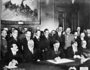Unterzeichnung des Friedensvertrages zwischen Rumänien und den Mittelmächten