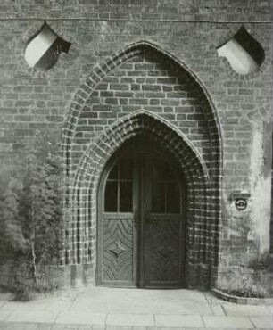Frankfurt an der Oder, Bischofshof : Frankfurt an der Oder. Portal des Bischofshofes