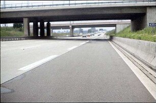Fahrbahn Nord (Heidelberg Richtung Basel): Brücke Ost (L561) von Osten