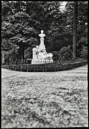 Paris, Parc Monceau, Denkmal für Guy de Maupassant