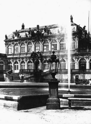 Dresden, Zwinger, Mathematisch-Physikalischer Salon; 1709-1728: Matthäus Daniel Pöppelmann; Balthasar Permoser; 1847-1854: Gemäldegalerie von Gottfried Semper; Pöppelmann, Matthäus Daniel; Permoser, Balthasar