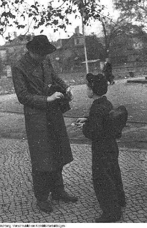 C. Caden, Heldin der Arbeit, Dr. Johannes Friedrich Rogge, Hebestreit, Ingeborg Ottmann, Oktober 1952 & Dresden, Kundgebung des Kreisfriedenskomitee am Gaswerk Reick, Büste, Oktober 1952