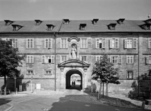Ehemaliges Benediktinerkloster Sankt Michael & Bürgerspital — Wirtschaftsgebäude