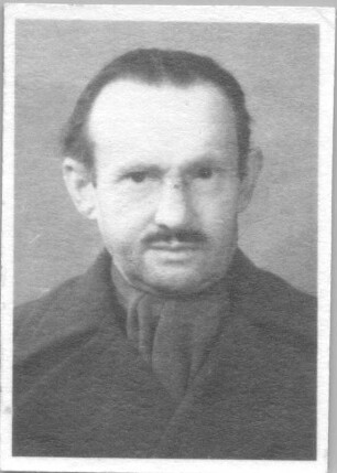 Paßfoto Ernst Otto Gerhardt mit Schal