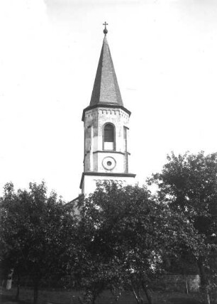 Hausdorf-Zschirla. Dorfkirche Zschirla. Turm von Westen