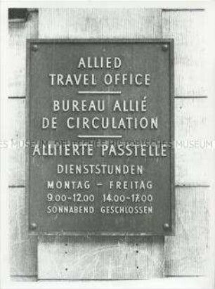 Informationsschild am Kontrollratsgebäude in Berlin-Schöneberg