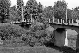 Deutsch-polnische Grenze, 1992. Zerstörte Neiße-Brücke in Forst