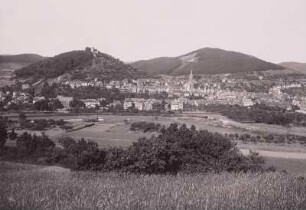 Biedenkopf, Ortsansicht : Biedenkopf. Ortsansicht von Nordosten mit Landgrafenschloss