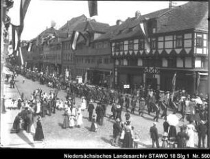 Turnfest der Turnvereine in Wolfenbüttel Enthält: Umzug der Turnvereine durch die Lange Herzogstr.