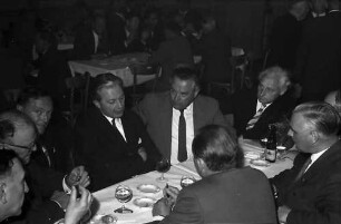 Lörrach: Hotel Hirschen; Landesregierung in Lörrach; Empfang der Landesregierung im Hotel Hirschen; Journalisten: Wiedem., Kiesinger, Steinert, Bermatinger