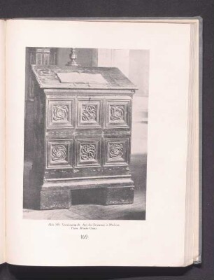 Abb. 109. Vorsängerpult. Aus der Synagoge in Modena. Paris. Musée Cluny.