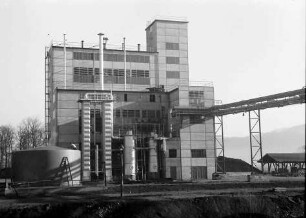 Freiburg: Gaswerk, Neubau, Vordergrund Hochrohr, von Süden, ohne Vordergrund