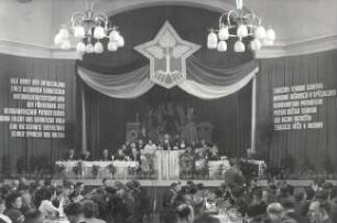 Auf dem II. Bundeskongress der Domowina in Bautzen 15.-16.4.1952 : II. Zwjazkowy kongres Domowiny w Budyšinje
