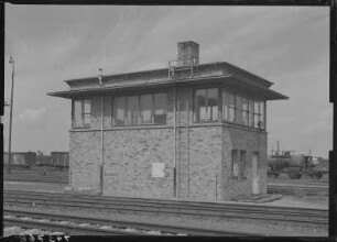 Rangierbahnhof Dresden-Friedrichstadt. Rangierstellwerk R 10. Schrägansicht einer Gleisseite (Rückseite) : Dresden-Friedrichstadt. Rangierbahnhof Dresden-Friedrichstadt. Rangierstellwerk R 10. Schrägansicht einer Gleisseite (Rückseite)