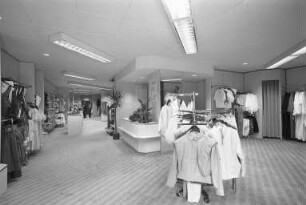Neueröffnung des Modehauses Morlock in der Karlstraße 102 nach Umbau und Renovierung
