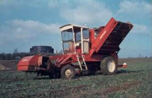 Fotografie: Ernteverfahren, Zuckerrübe, Zuckerrübenköpfrodelader