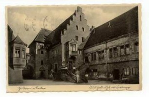 "Deutschordenshof mit Freitreppe" - kleiner Deutschhof mit Freitreppe, Staffelgiebelhaus und Komturwappen-Erker