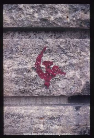 {HAMMER UND SICHEL}